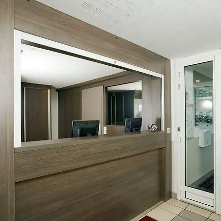 Sejours & Affaires Charles De Gaulle 3* Pantin