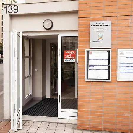 Séjours&affaires Charles De Gaulle Appart hôtel 2*